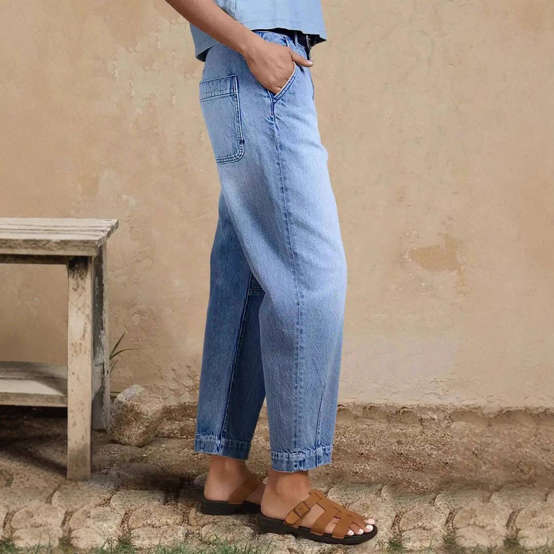 Light Wash Relaxed Barrel Leg Jeans