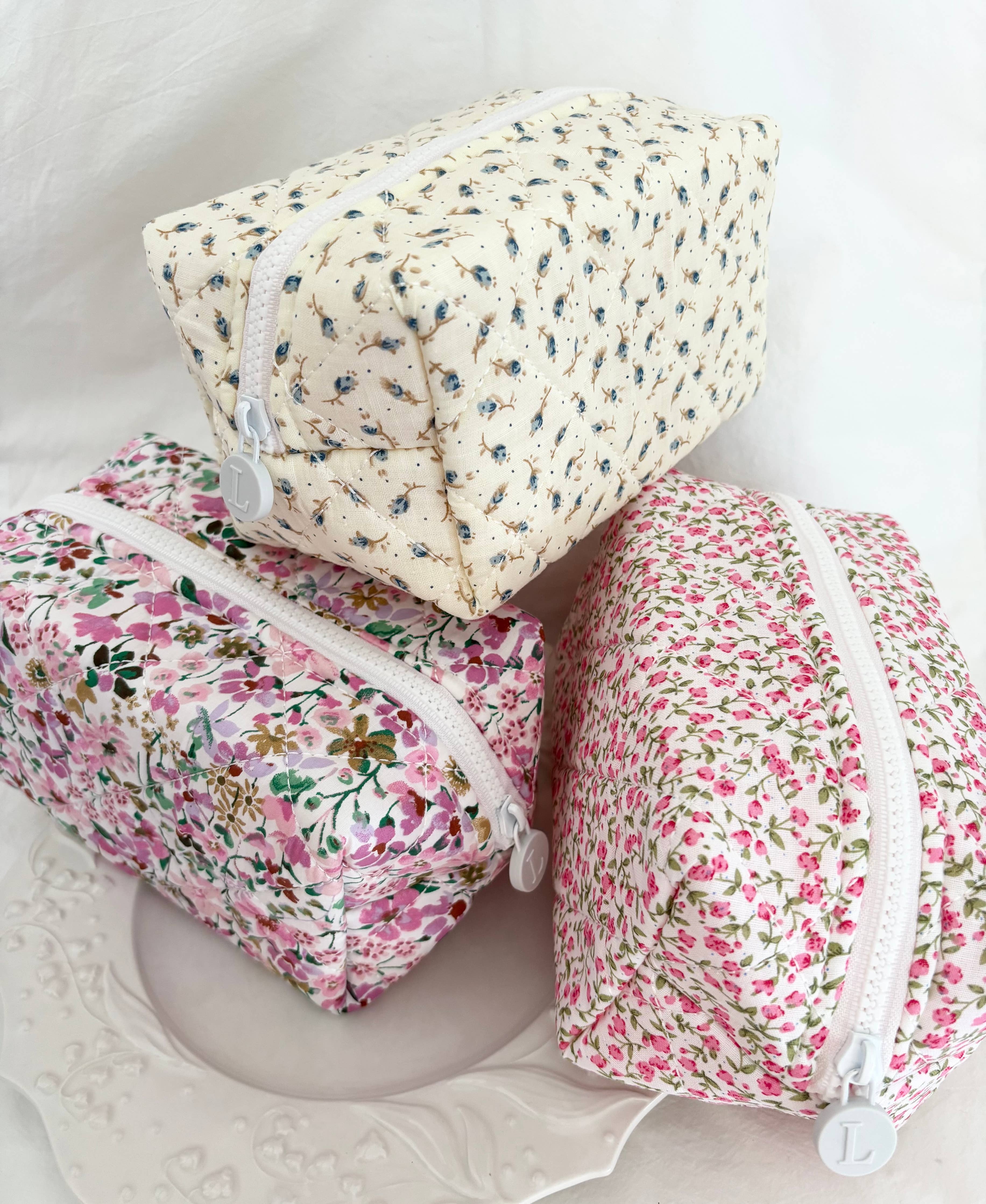 Quilted Floral Vintage Retro Make up Bags (TIRO)