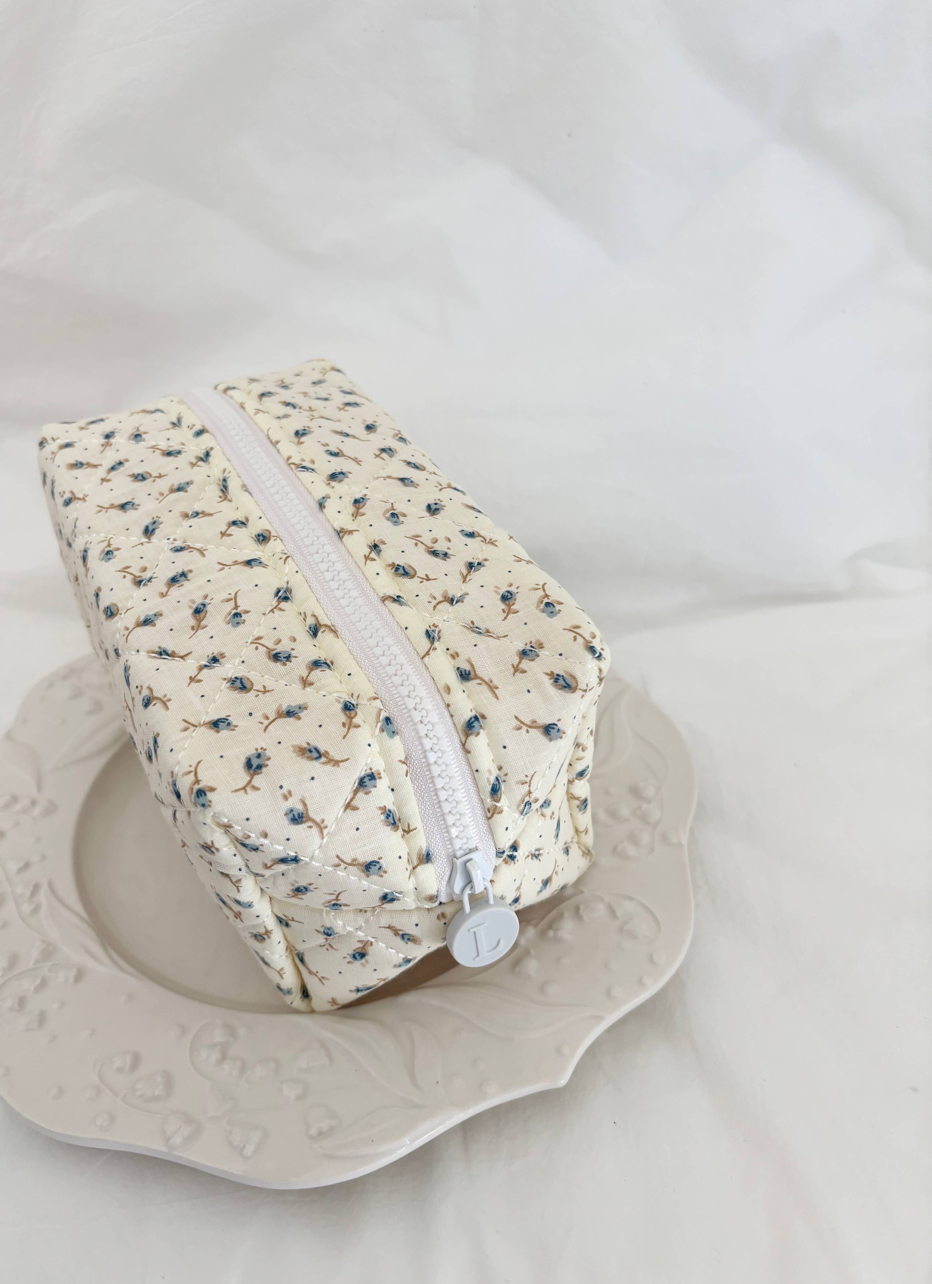 Quilted Floral Vintage Retro Make up Bags (TIRO)